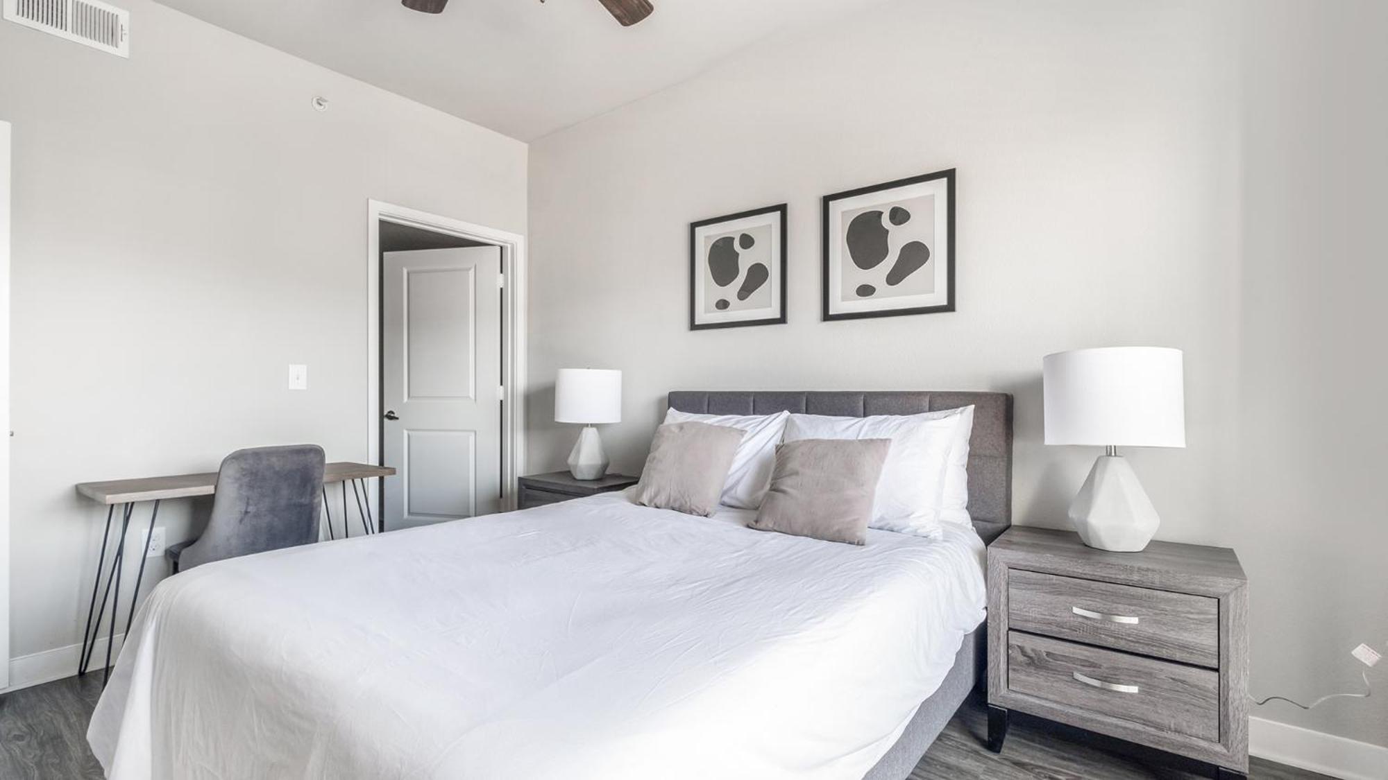 Falcon At Grand Harbor Condos By Barsala Katy Bilik gambar